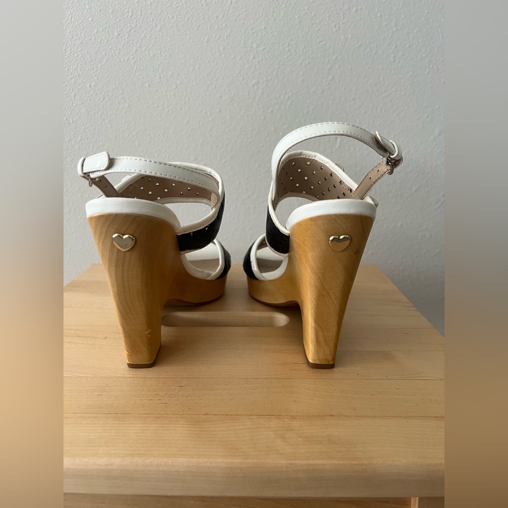 Vintage Love Moschino Black and White Platform Sandals - Picture 8 of 13